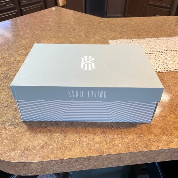 Kyrie flytrap 5 - Picture 2 of 8